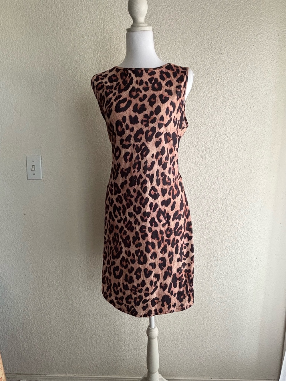 Wenrine Brown Leopard Print Sleeveless Mini Dress -New/Amazon fashion